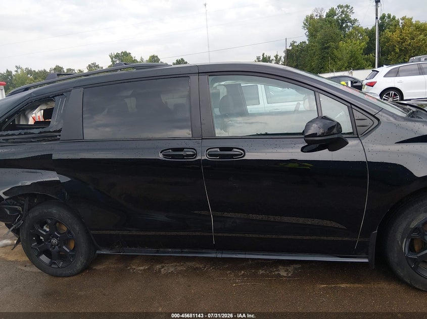 TOYOTA SIENNA - zdjęcie 13