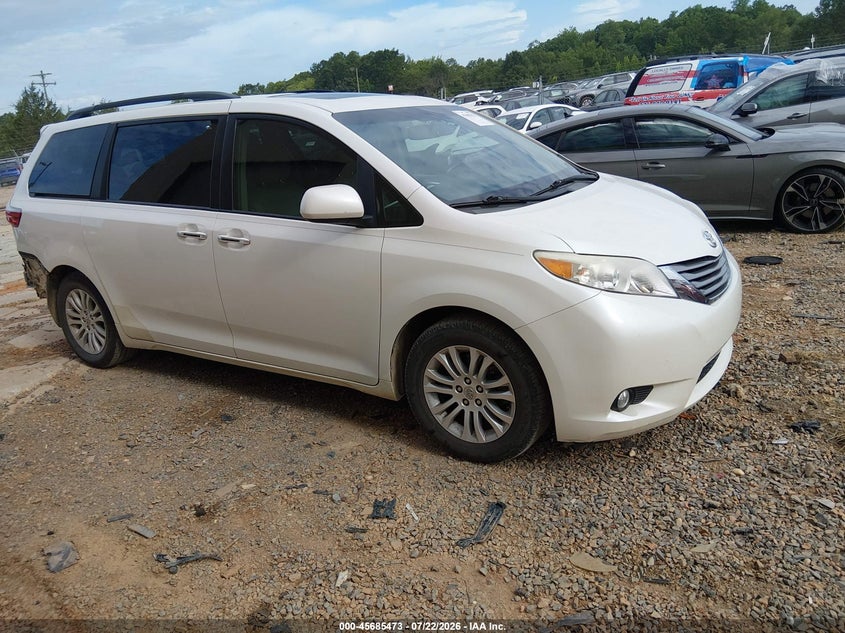 TOYOTA SIENNA - zdjęcie 1