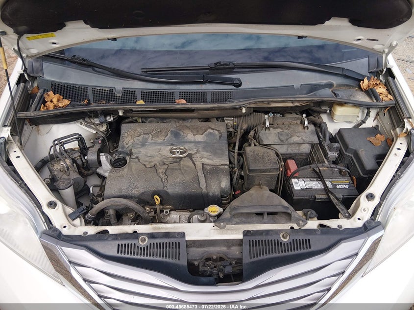 TOYOTA SIENNA - zdjęcie 10