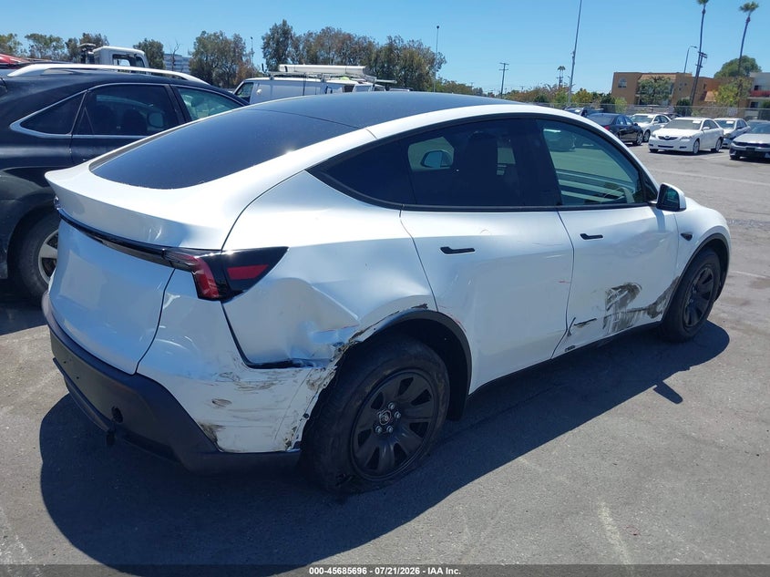 TESLA MODEL Y - zdjęcie 4
