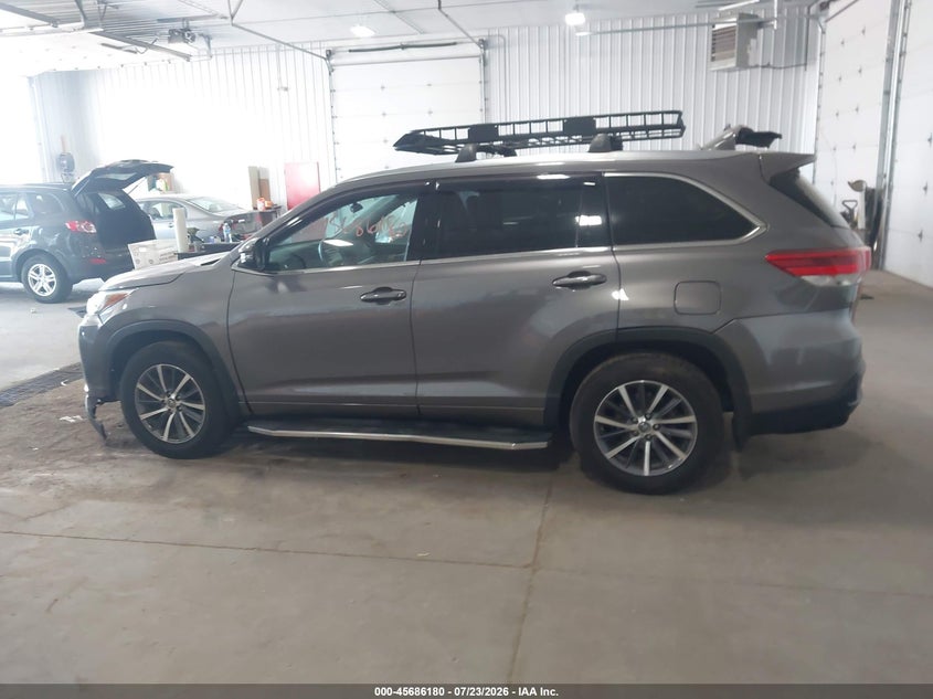TOYOTA HIGHLANDER - zdjęcie 14