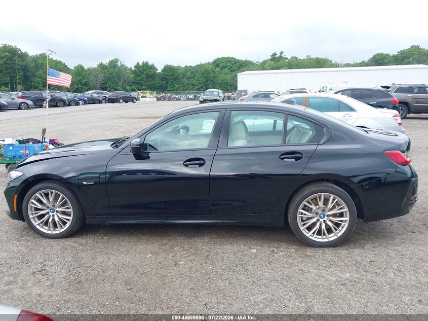 BMW 330E - zdjęcie 15