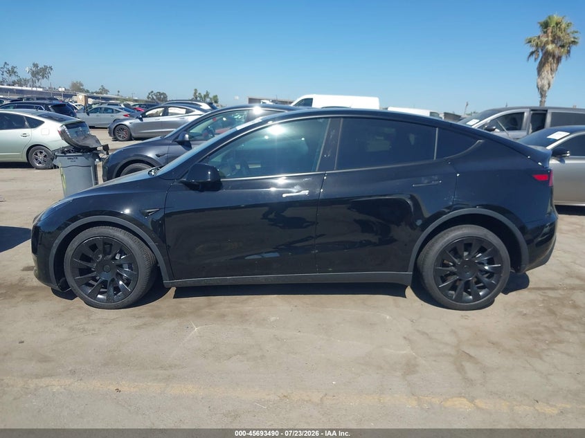 TESLA MODEL Y - zdjęcie 14