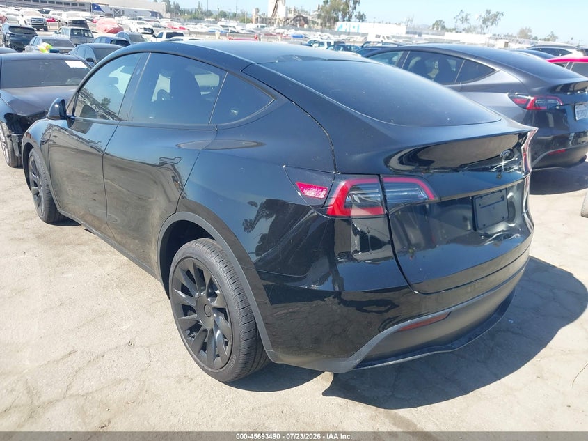 TESLA MODEL Y - zdjęcie 3