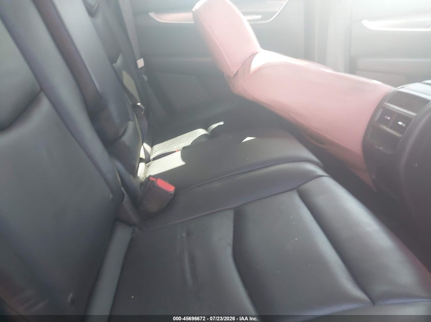 CADILLAC XT5 - zdjęcie 8