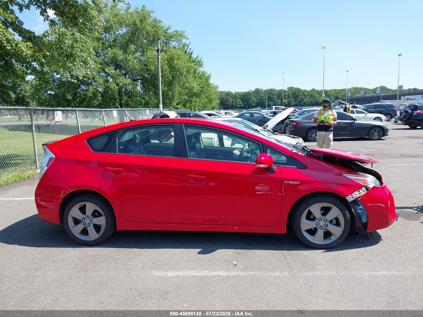 TOYOTA PRIUS - zdjęcie 13