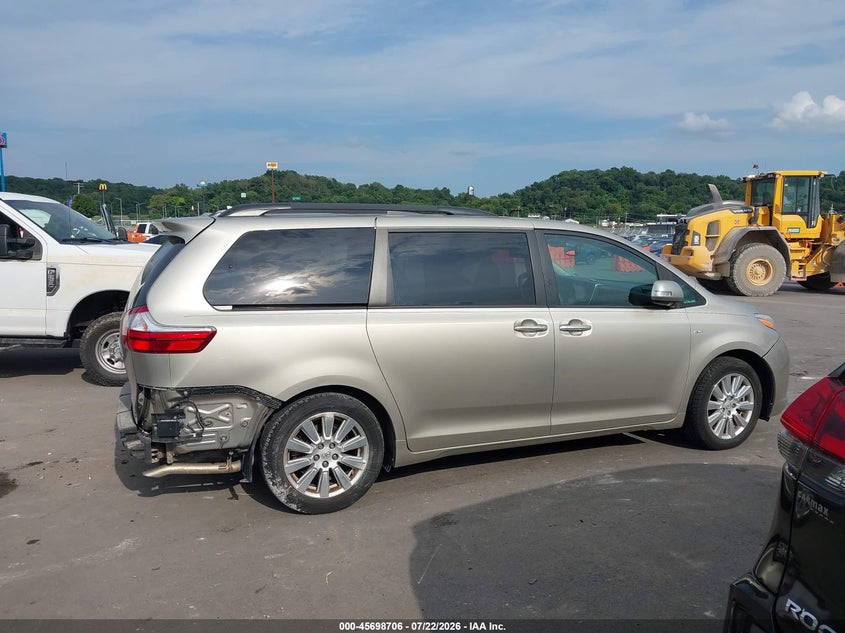 TOYOTA SIENNA - zdjęcie 11