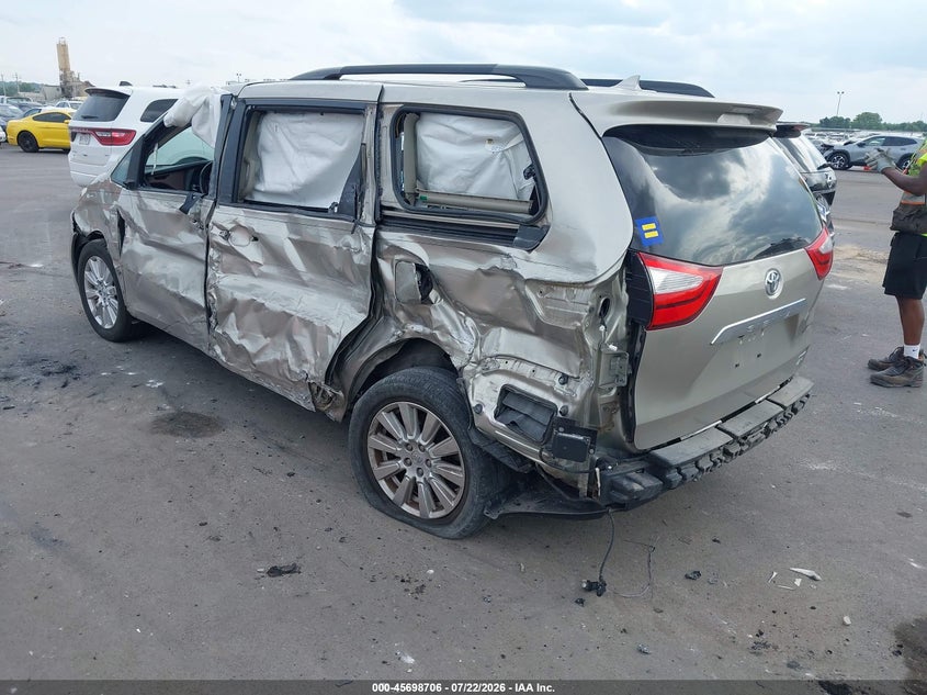TOYOTA SIENNA - zdjęcie 1
