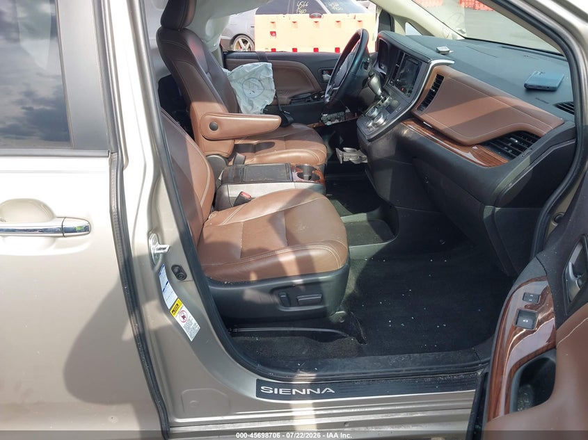 TOYOTA SIENNA - zdjęcie 3
