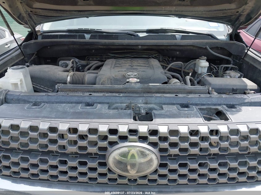TOYOTA TUNDRA - zdjęcie 10