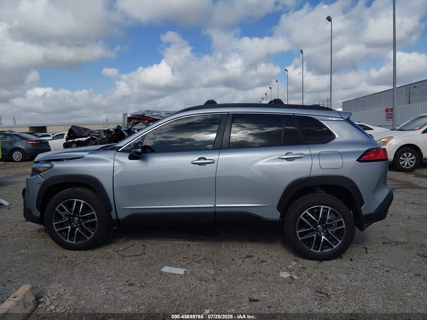 TOYOTA COROLLA CROSS - zdjęcie 14