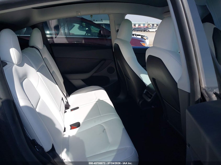 TESLA MODEL Y - zdjęcie 8