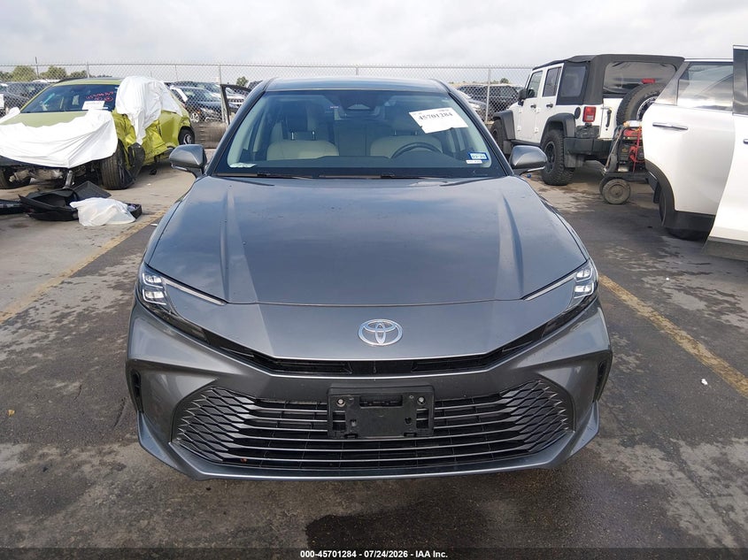 TOYOTA CAMRY - zdjęcie 13