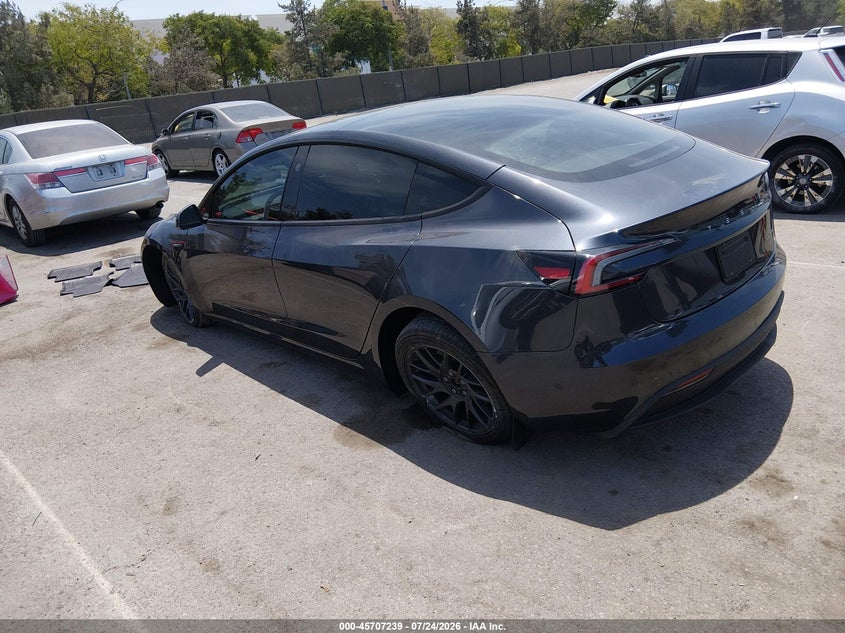 TESLA MODEL 3 - zdjęcie 3