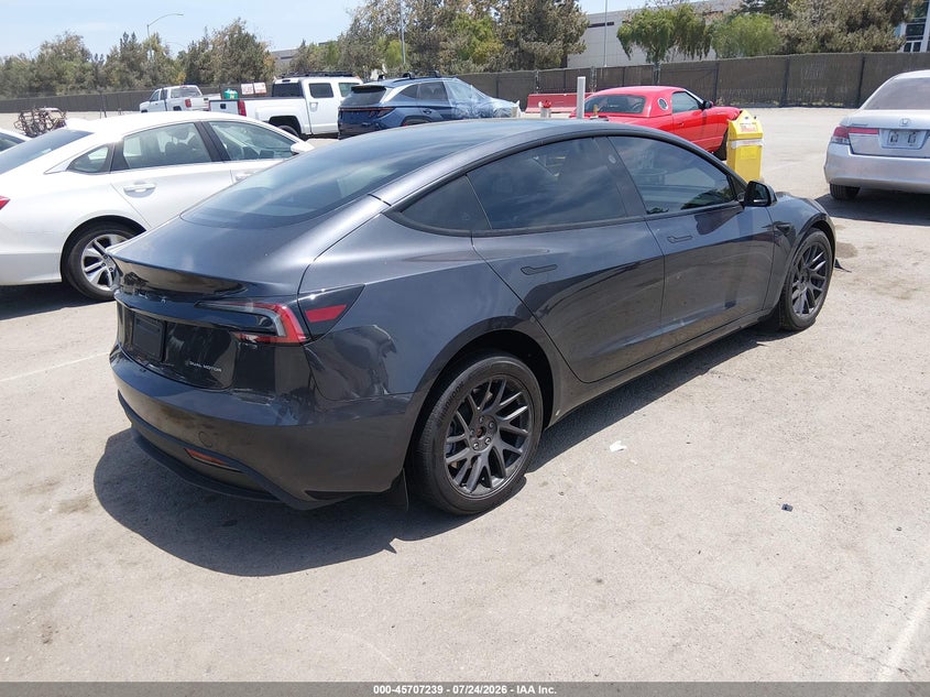 TESLA MODEL 3 - zdjęcie 4