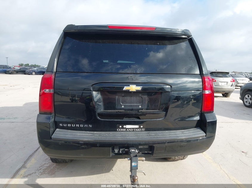 CHEVROLET SUBURBAN - zdjęcie 16