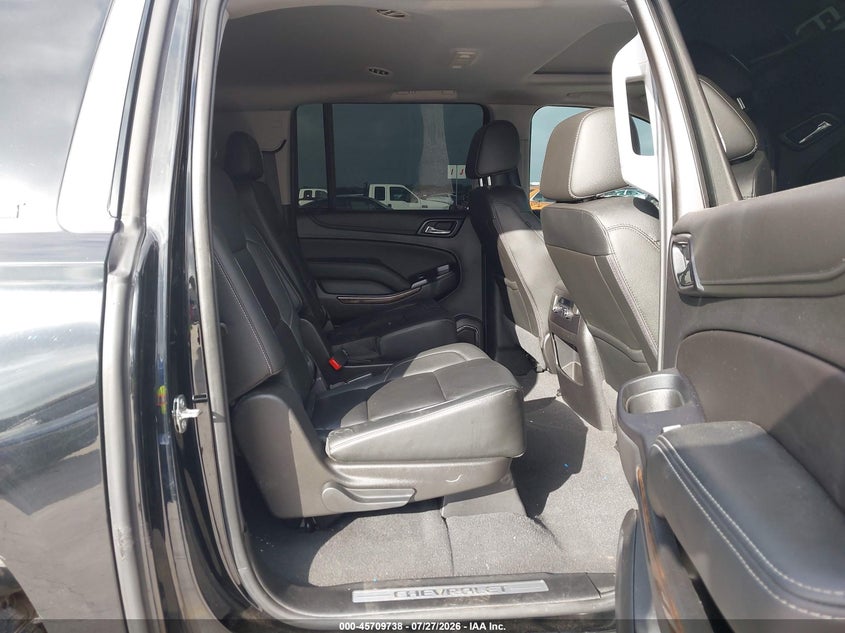 CHEVROLET SUBURBAN - zdjęcie 8