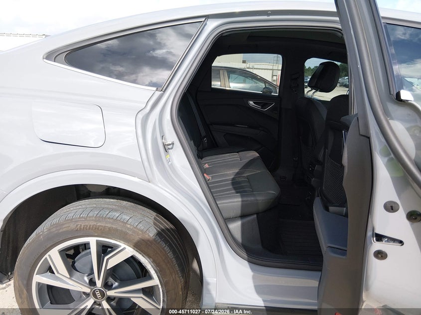 AUDI Q4 SPORTBACK E-TRON - zdjęcie 8