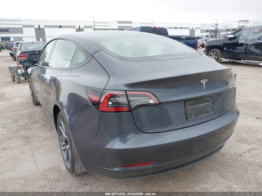 TESLA MODEL 3 - zdjęcie 3