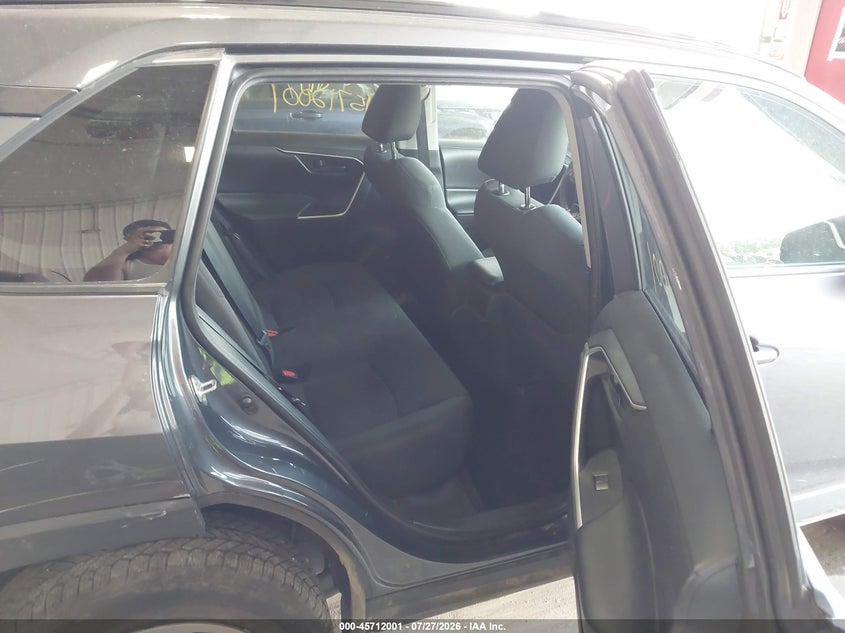 TOYOTA RAV4 - zdjęcie 8