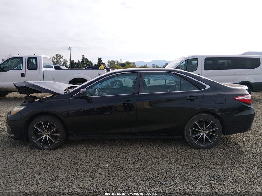 TOYOTA CAMRY - zdjęcie 15