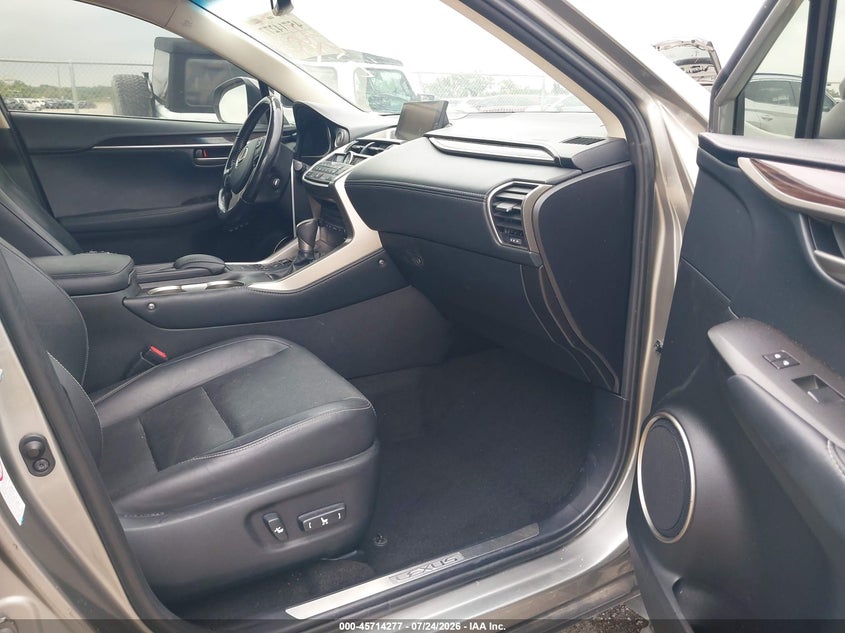 LEXUS NX 200T - zdjęcie 5