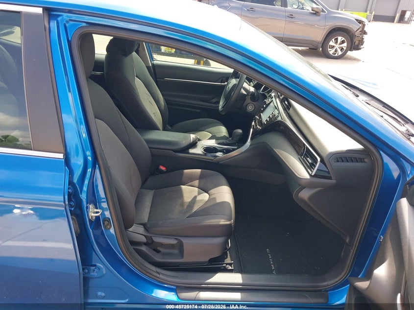 TOYOTA CAMRY - zdjęcie 5