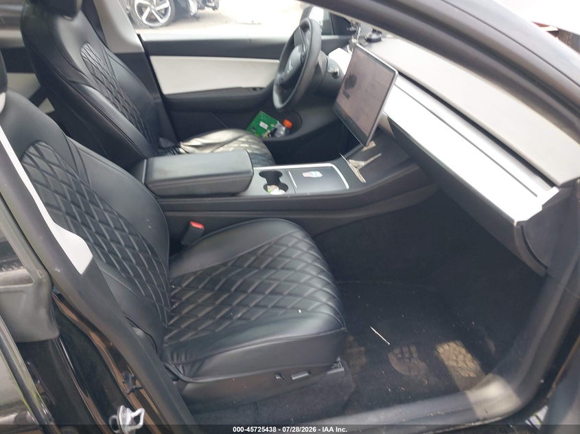 TESLA MODEL Y - zdjęcie 5