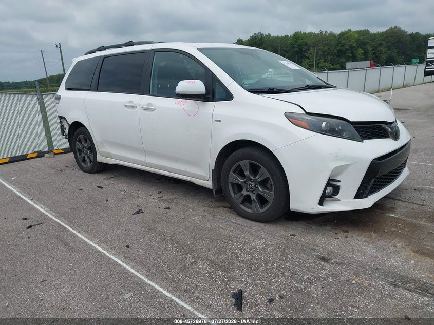 TOYOTA SIENNA - zdjęcie 1