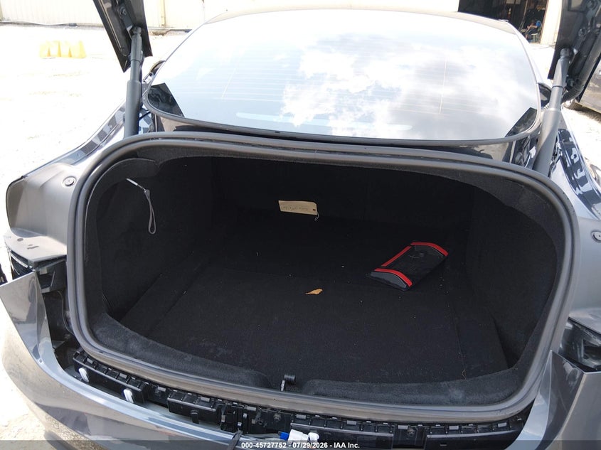 TESLA MODEL 3 - zdjęcie 10