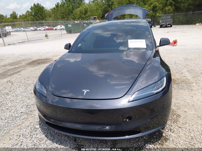 TESLA MODEL 3 - zdjęcie 11