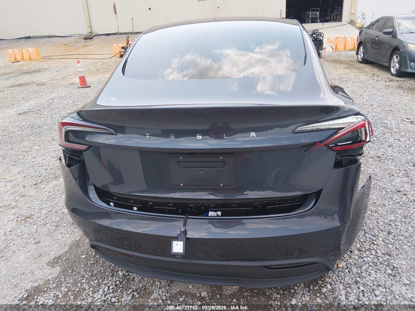 TESLA MODEL 3 - zdjęcie 18