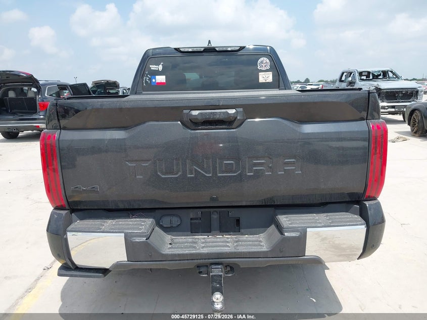 TOYOTA TUNDRA - zdjęcie 16