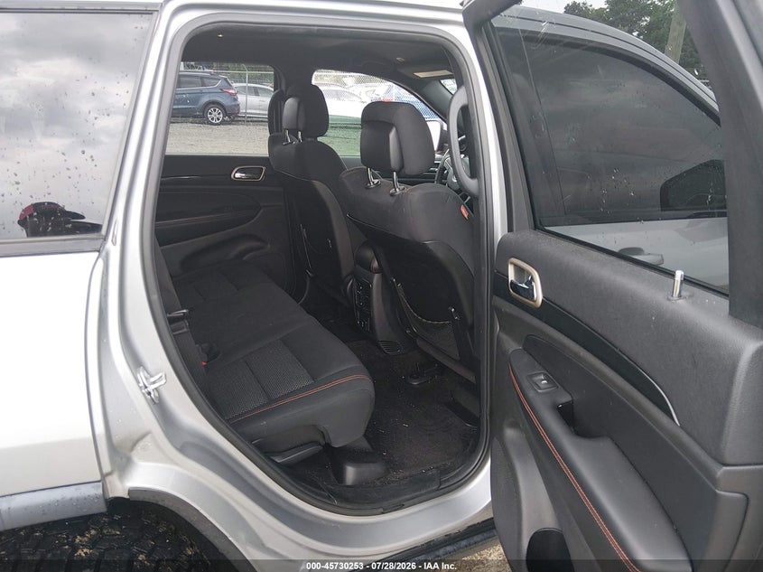 JEEP GRAND CHEROKEE - zdjęcie 8