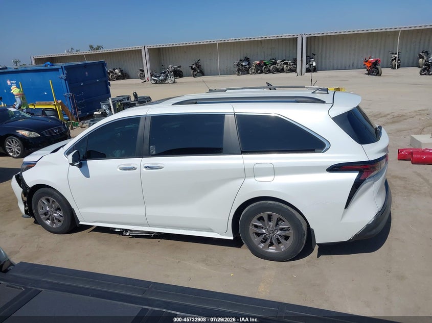TOYOTA SIENNA - zdjęcie 14