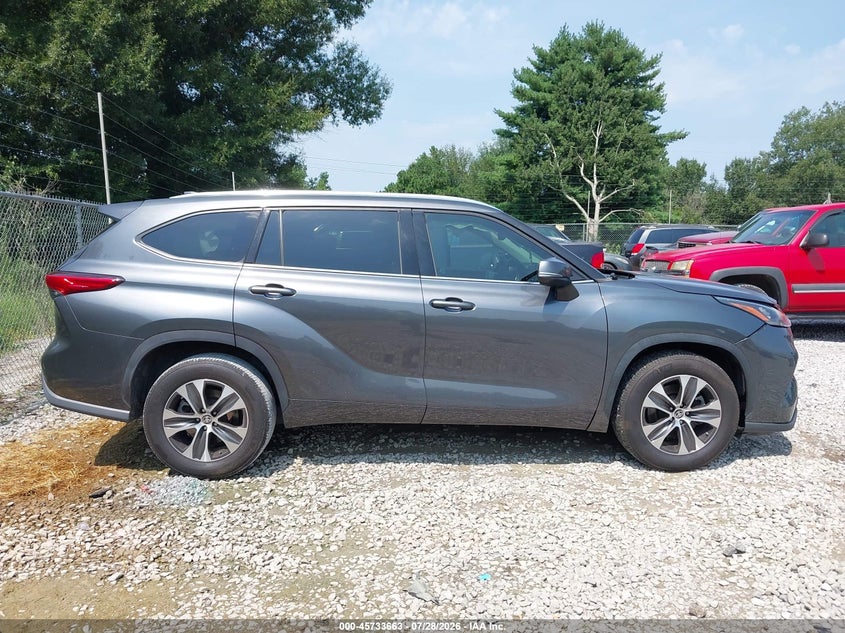 TOYOTA HIGHLANDER - zdjęcie 13