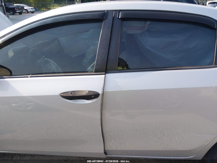 TOYOTA COROLLA - zdjęcie 14