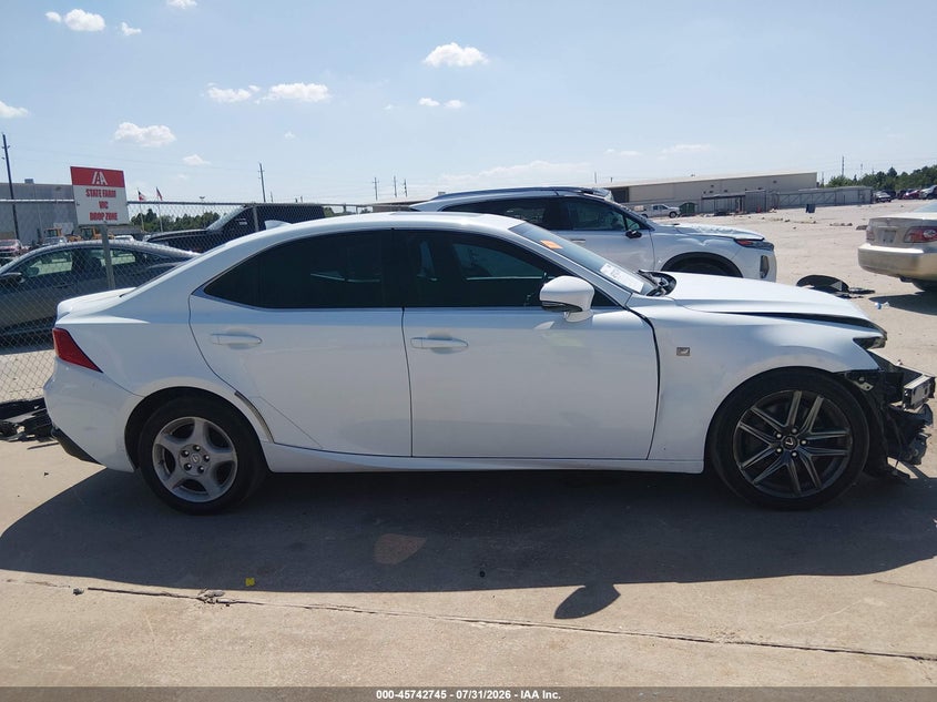LEXUS IS 200T - zdjęcie 14