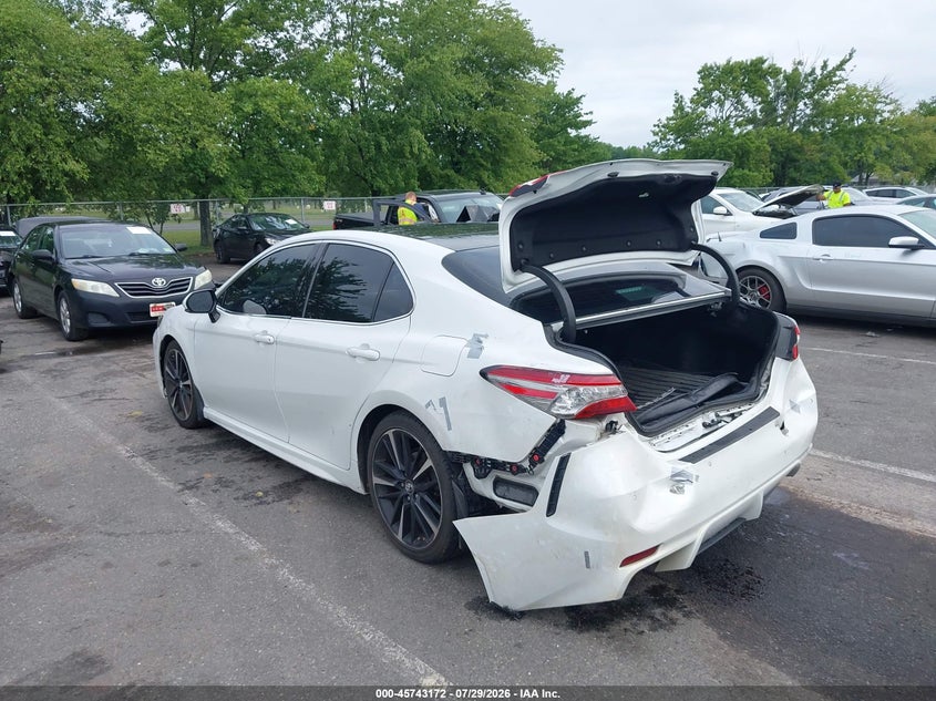 TOYOTA CAMRY - zdjęcie 3
