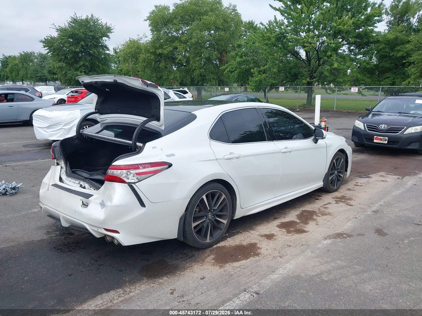 TOYOTA CAMRY - zdjęcie 4