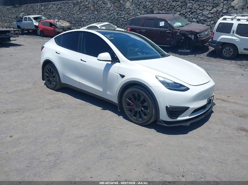TESLA MODEL Y - zdjęcie 1