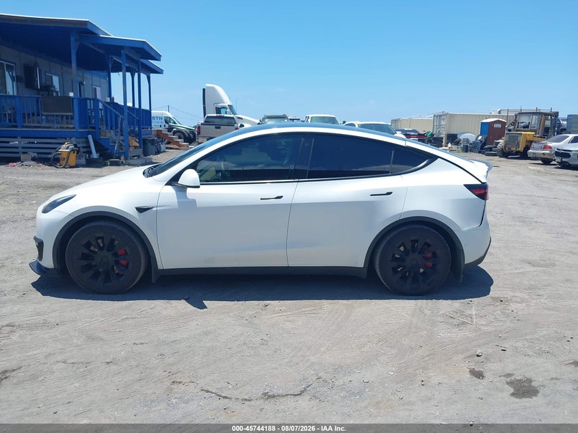 TESLA MODEL Y - zdjęcie 13