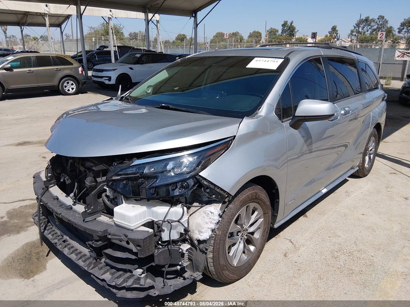 TOYOTA SIENNA - zdjęcie 2