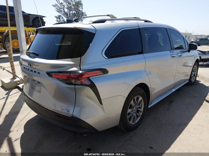 TOYOTA SIENNA - zdjęcie 4