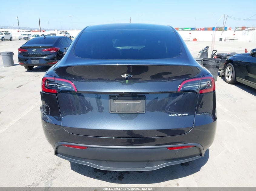 TESLA MODEL Y - zdjęcie 16