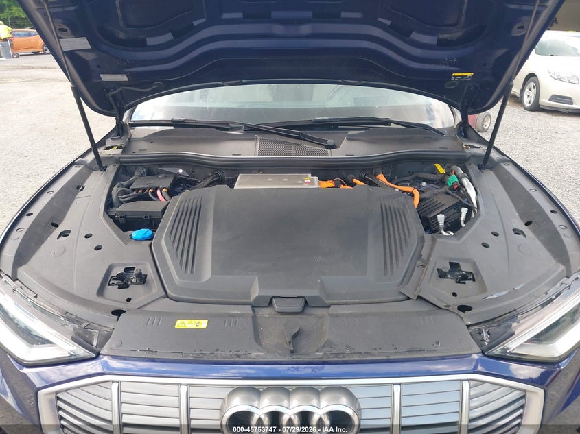 AUDI E-TRON - zdjęcie 10