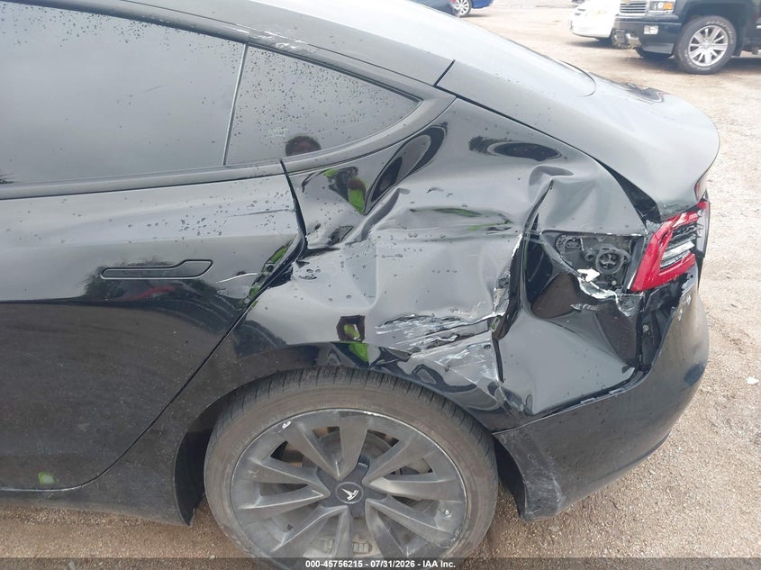 TESLA MODEL 3 - zdjęcie 6