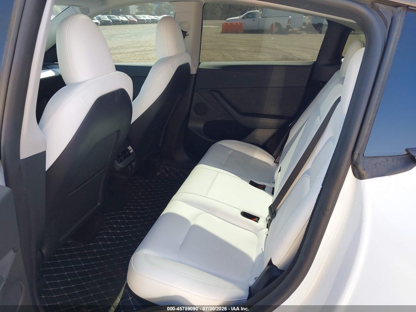 TESLA MODEL Y - zdjęcie 8
