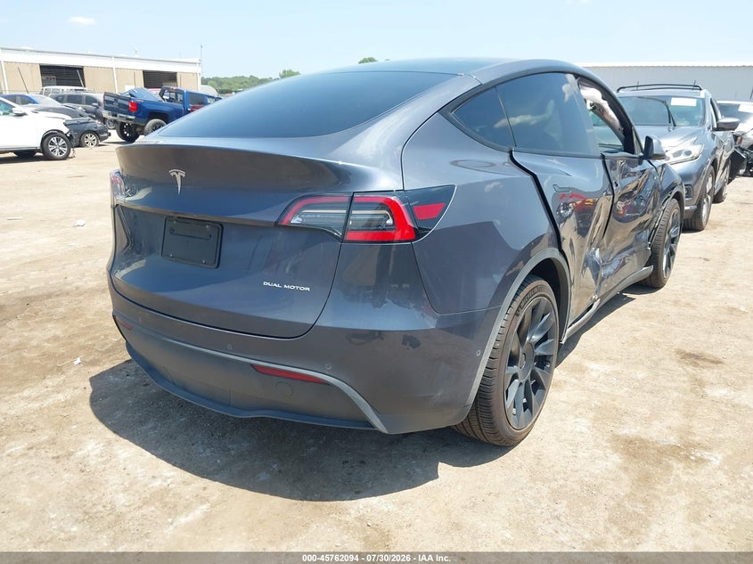 TESLA MODEL Y - zdjęcie 4