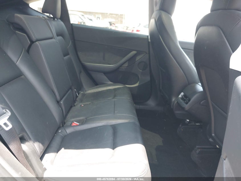 TESLA MODEL Y - zdjęcie 8